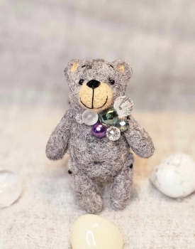 Brooch "Bear holiday" gray